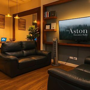 The Aston Executive Suite 2Br Balcony Near Mines View Baguio